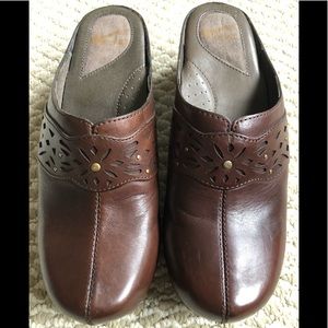 dansko leather shoes